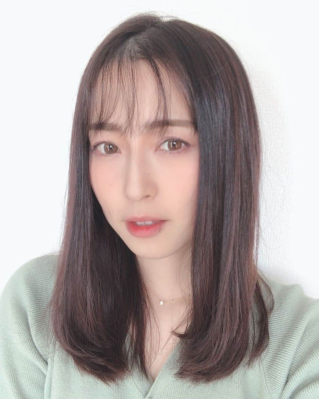のインスタグラム：「U-REALMottoで川田さん（@shingo_kawada）に髪を切っていただきました😌 気づいたら超スーパーロングとなっていた髪をばっさり！ とっても可愛く仕上げてくださいました♡ ありがとうございます♡ というわけで皆さま！ 新しい私も、好きになってくれますか？🥺💗」