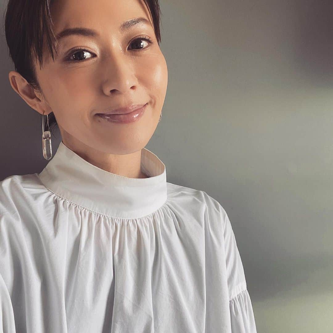 畑野ひろ子のインスタグラム：「昼間はコート無しでも大丈夫な気温が嬉しい😊🌸」