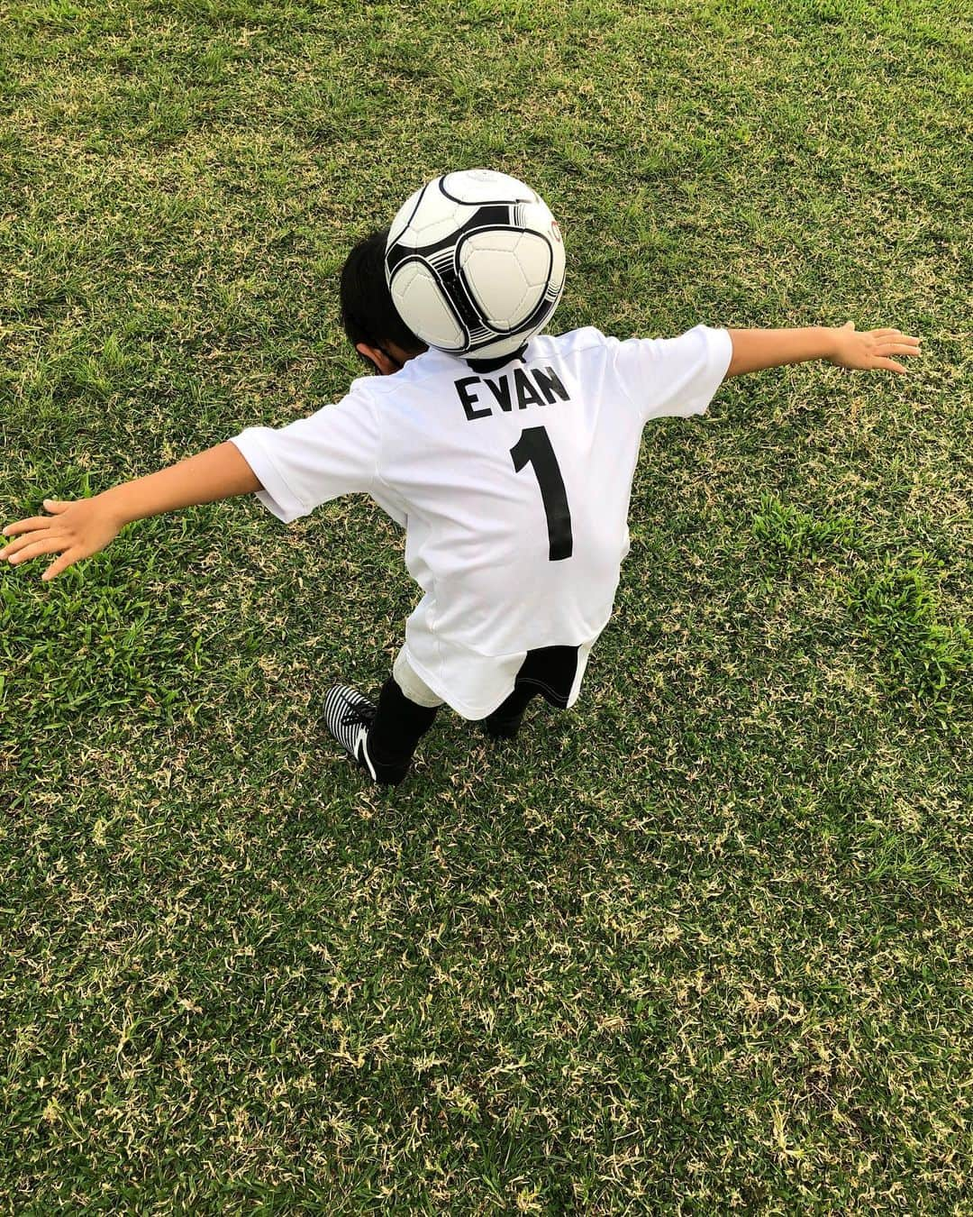 長谷川潤さんのインスタグラム写真 - (長谷川潤Instagram)「⚽️⚽️⚽️」3月10日 12時34分 - liveglenwood