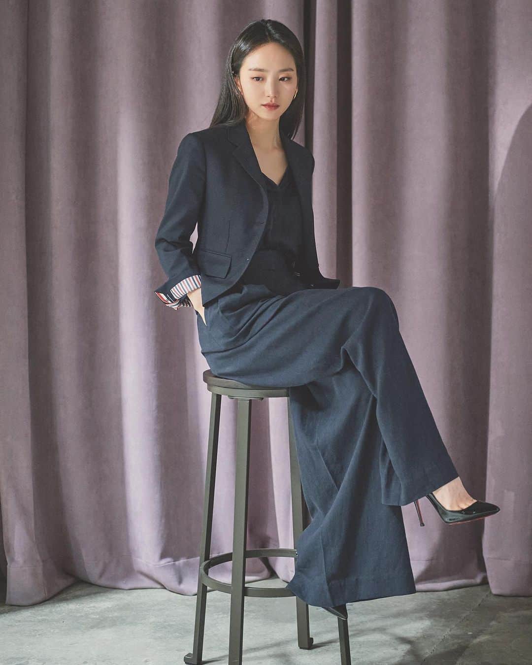 ウォン・ジナのインスタグラム：「선배그립스틱바르지마요💋 끝까지 지켜봐주셔서 감사합니다!」