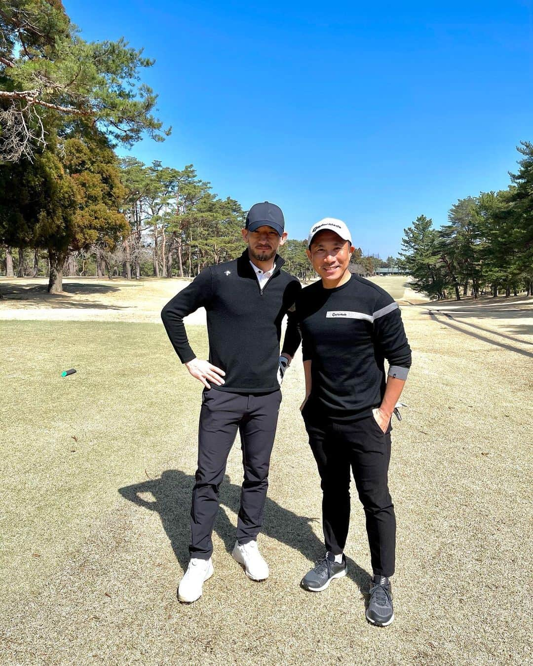 前園真聖さんのインスタグラム写真 - (前園真聖Instagram)「最高の天気に2人だけで歩いてのんびりとラウンド👍 #中田英寿 #ゴルフ」3月10日 13時45分 - maezono_masakiyo