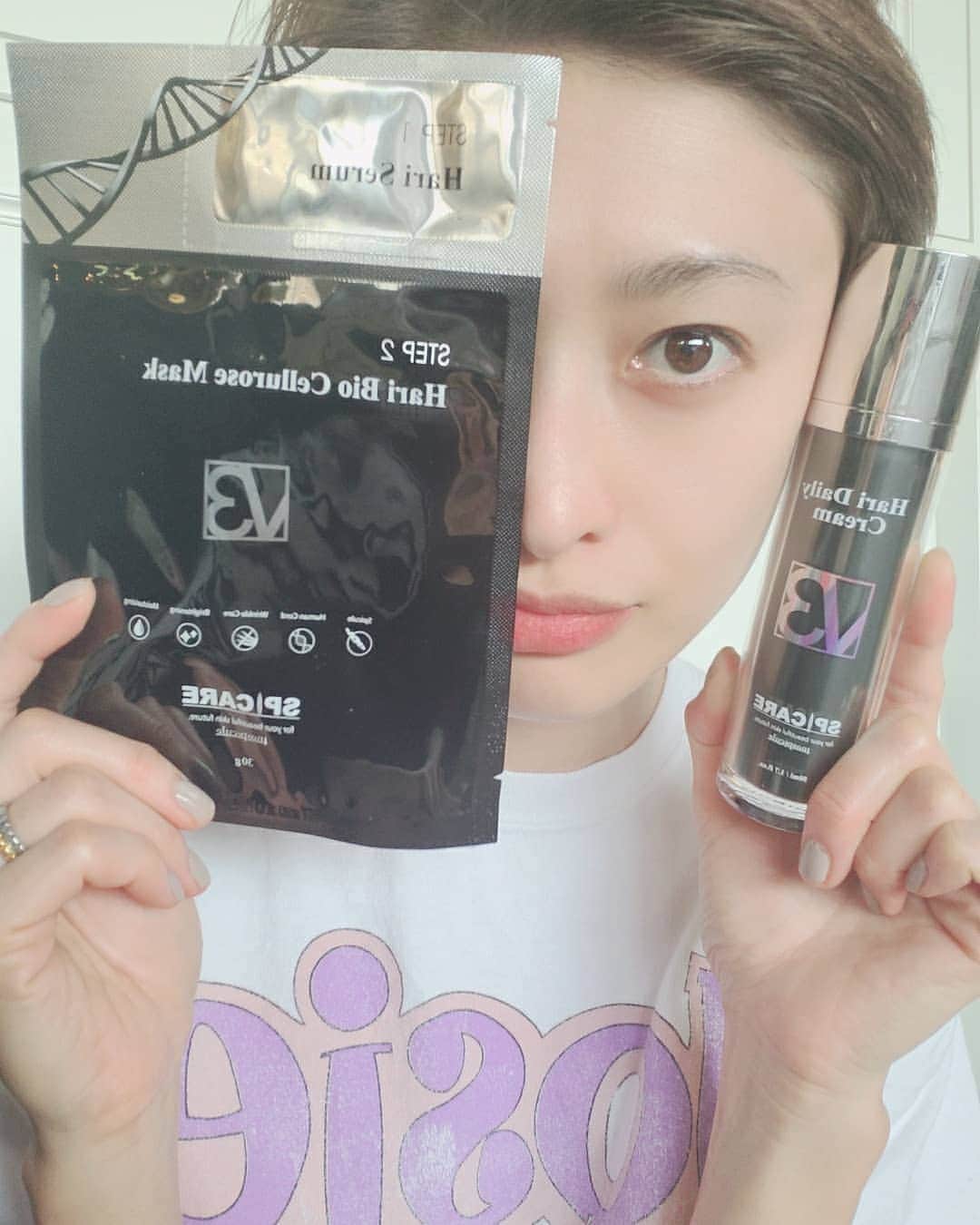のインスタグラム：「THE V3 HARI SETのホームケア はじめました！  今からどんな肌になるのか ワクワク楽しみです♥️   #V3HARISET」