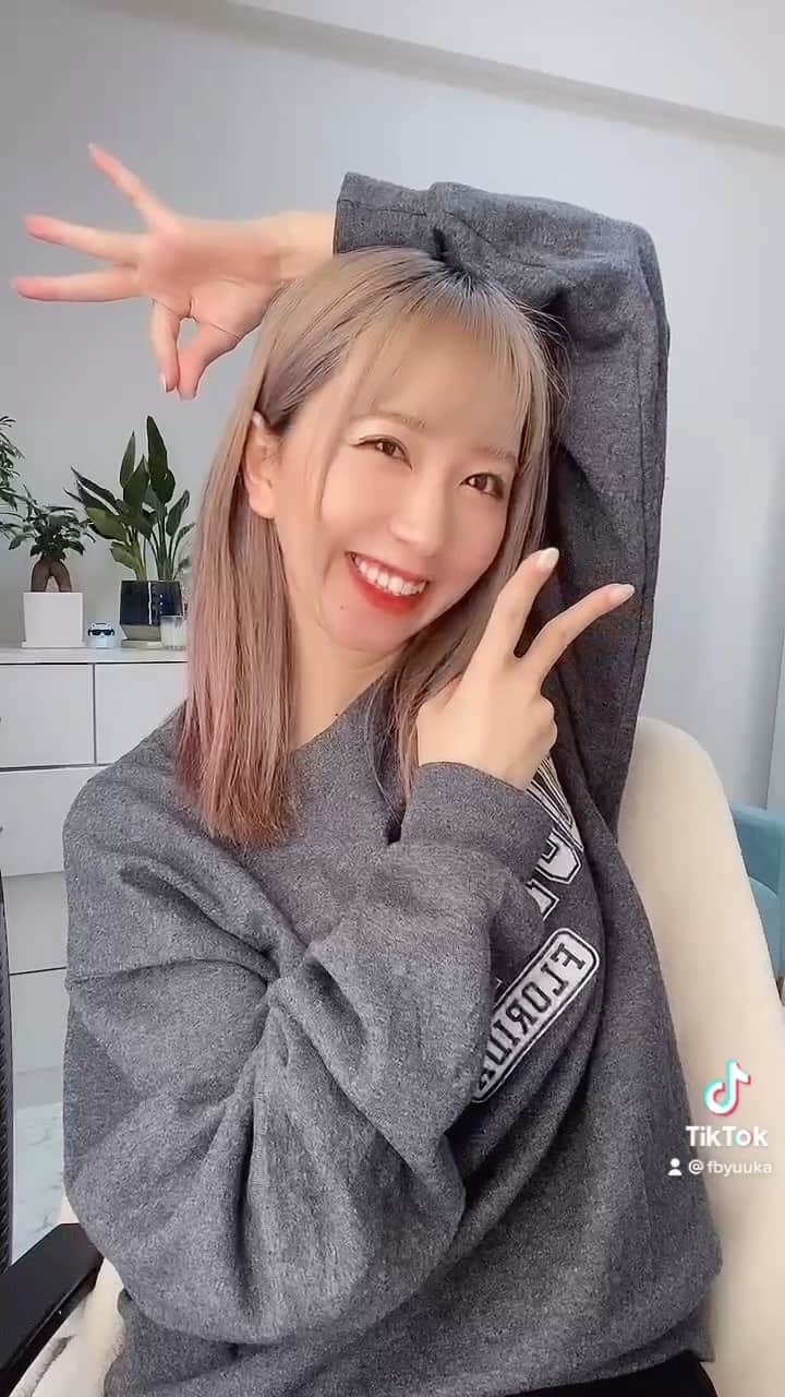 杉山優華のインスタグラム：「🤞🤞🤞 . . #TikTok #ティックトック #グッバイ宣言 #楽しそうで草」