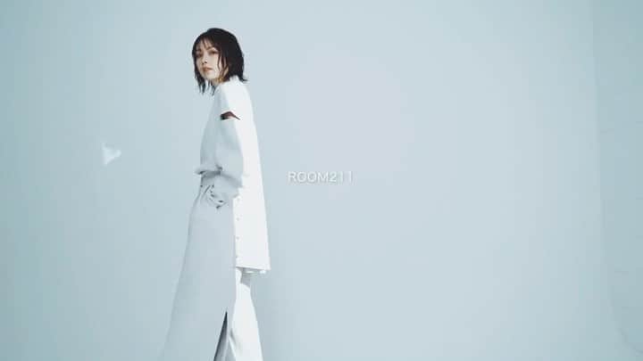 佐藤めぐみのインスタグラム：「ROOM211Autumn/Winter2021コレクションのイメージモデルを務めさせていただきました。 もともと大好きなブランドなので嬉しいです🥺 今期も素敵です。 私はロングダウンを購入予定🙌  #room211」