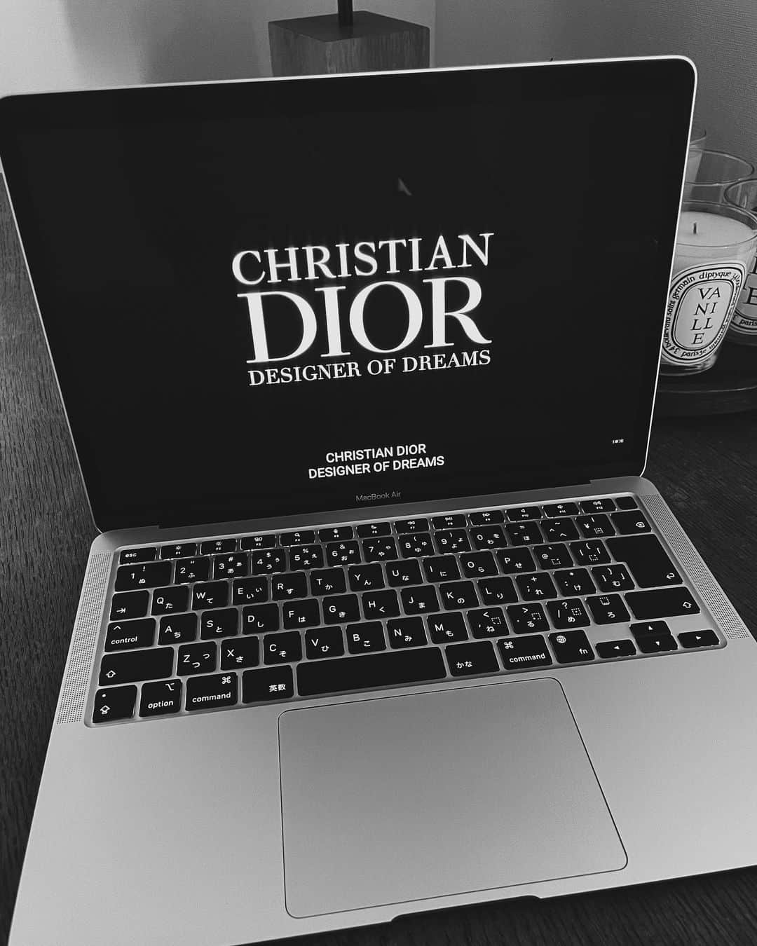 のインスタグラム：「世界観にためいき🖤」