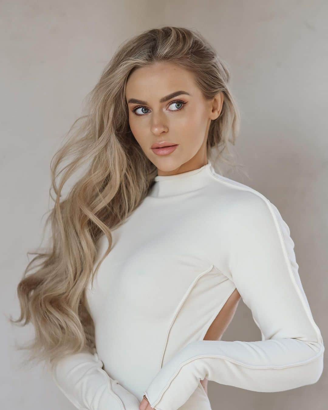 Anna Nyströmのインスタグラム：「🤍」