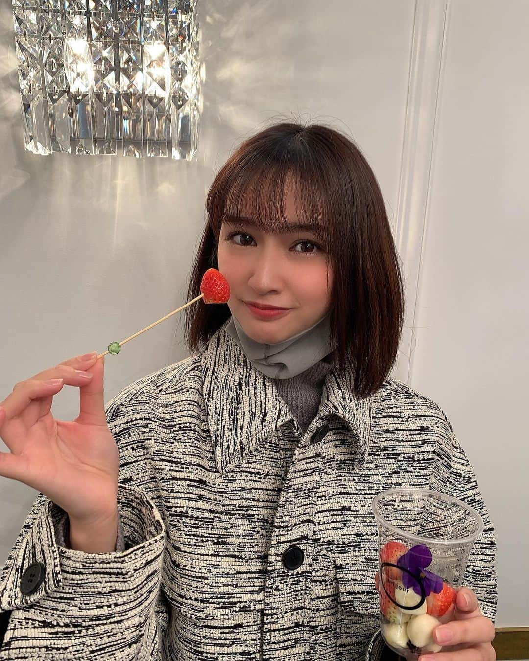 小泉遥のインスタグラム：「🍓」