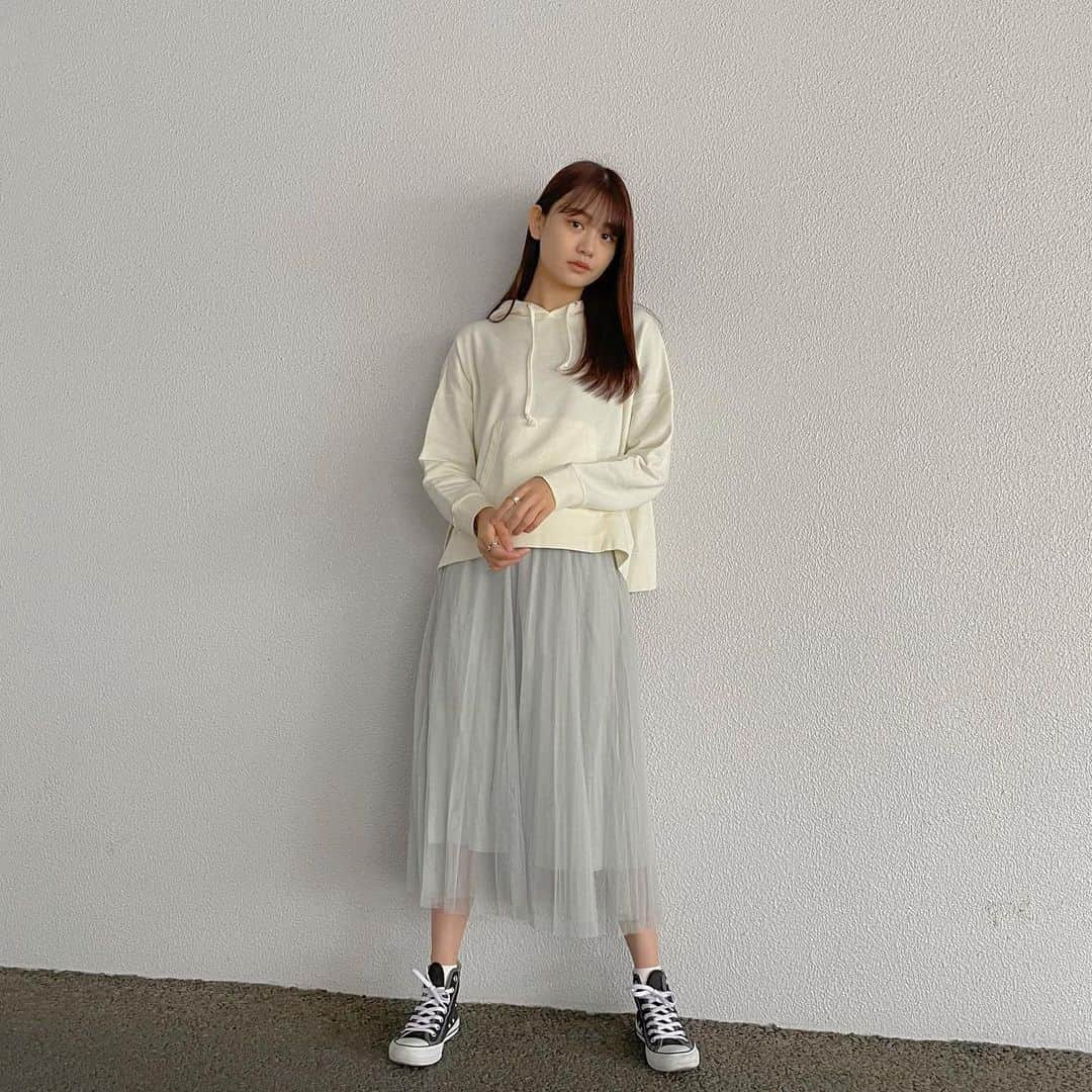 安村真奈のインスタグラム：「春らしいミントグリーンが可愛すぎる♡ ふわふわなチュールが女子っぽくてお気に入り〜！  #gu_for_all  #GUstyle #gupr #スカート #チュールプリーツスカート」