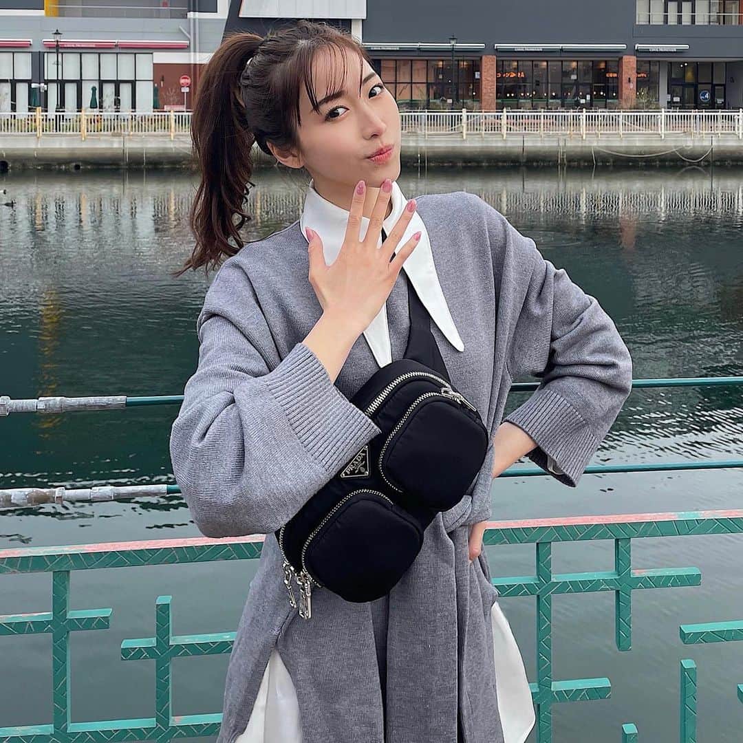 藤田麻里のインスタグラム：「NEW NAIL💅  @siii_iiiki @siii_iiiki @siii_iiiki   @yukahonda30 ネイルが大好き♡ 任せてたら間違いない💪🔥  長持ちするしデザイン可愛いし♥️  毎回ネイルがお気に入りすぎて 爪伸びないでー！って心から思う☝️  #ぶりっ子してます怒ってください」
