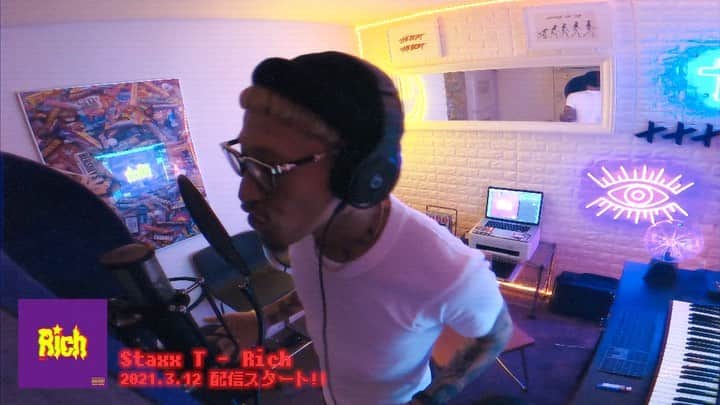 Staxx Tのインスタグラム：「Staxx T - Rich﻿ 2021.3.12 配信スタート💰💰💰﻿ の前にYouTubeに動画上げました👼🏽✌🏽﻿ プロフから飛んでね💣」