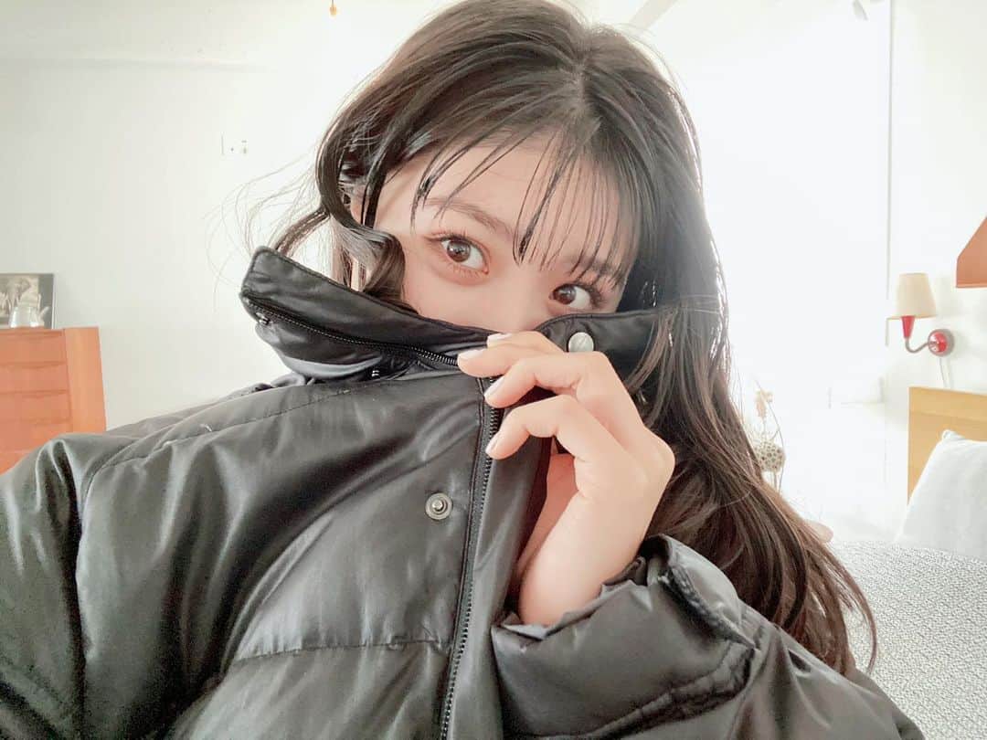 若林真帆のインスタグラム：「🌷🐝」