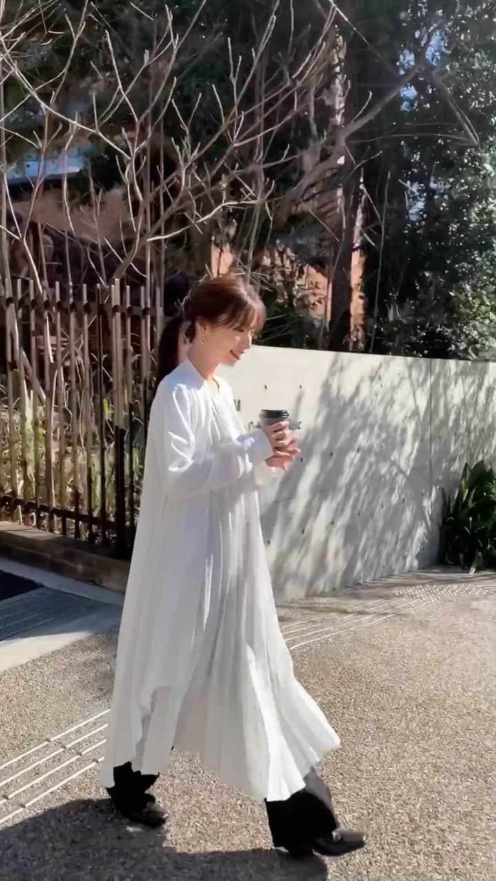 のインスタグラム：「coming soon🤍 プリーツ可愛いーー🥚 3/20 発売！ @leannofficial」