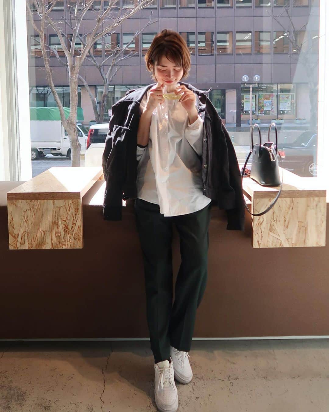 のインスタグラム：「. .  スッピンで、ヒートテック出てるけど🙅‍♀️ めちゃくちゃ楽しい朝活だった〜☕️ (ファミリア行っただけ🤣❤️笑) . .  #神戸#ファミリア#familiar#ファミ活#ブルーボトルコーヒー」