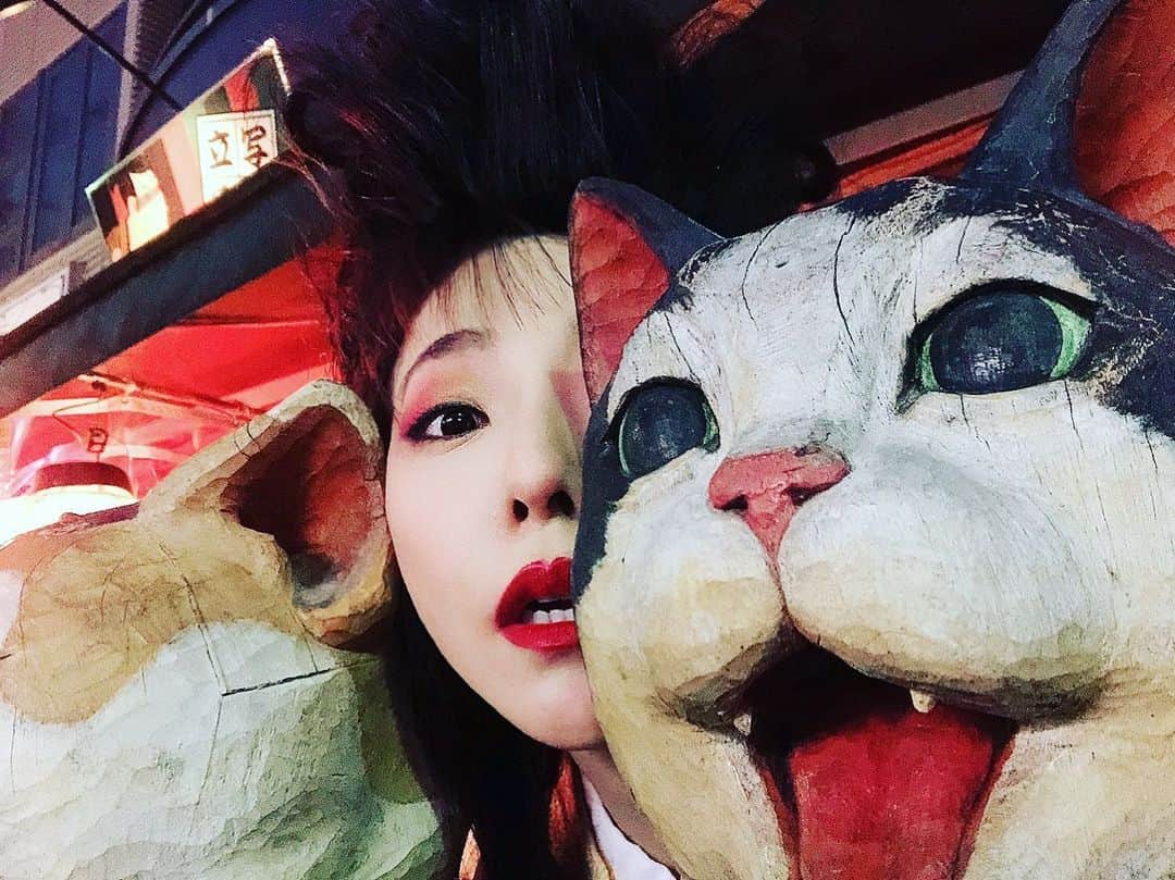 相沢梨紗のインスタグラム：「妖怪❣️笑 . . . #japan #tokyo #yanaka #yokai #妖怪 #妖 #猫 #cat #谷中銀座 #谷中 #和装 #japanese #japanesegirl #japan_of_insta #japaneseculture #art #fashion #dempagumi #idol #model #risaaizawa #instagood」