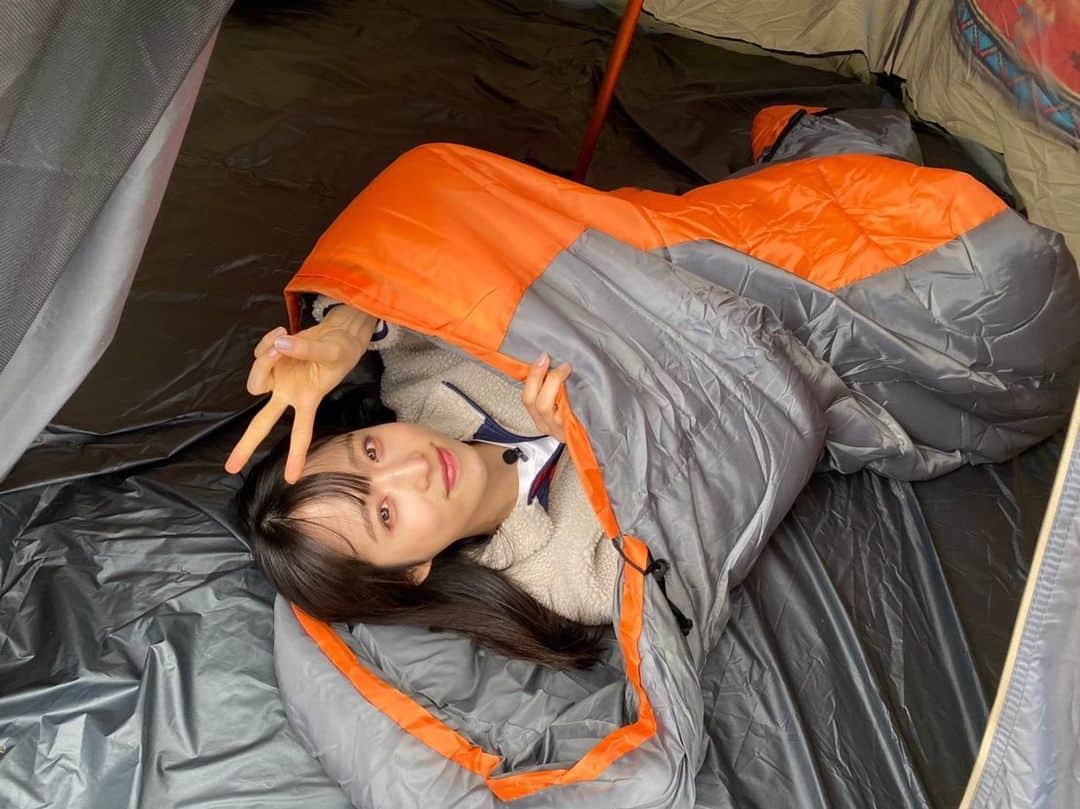小栗有以さんのインスタグラム写真 - (小栗有以Instagram)「チーム8あんたロケターボ 3月26(金)よる10時〜   ソロキャンプしました！ 風がすごかったですが… 大満足な1日でした！☺️  #AKB48#チーム8#あんロケターボ#ソロキャンプ#寝袋」3月10日 21時02分 - yuioguri_1226