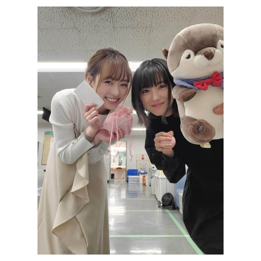 福原遥さんのインスタグラム写真 - (福原遥Instagram)「. いよいよ今夜22時から 「ウチの娘は、彼氏が出来ない!!」第9話の放送です！ ウチカレインスタライブ、私も最初から最後まで楽しませて頂いちゃいました🙈 美波ちゃんとパシャリ📸 実はね、お雛様の日に美波ちゃんがお手紙とお菓子をくれたんです！ なんて優しいの✨ もう大好き😍 残すところあと少し、 離れるのが寂しくなっちゃいます！泣 空ちゃんの父、一ノ瀬風雅がすずらん町へやってきます！ 空ちゃんと光の関係にも注目してください！ 私はとあるシーンに胸打たれました😌 是非ご覧ください！  #ウチカレ#ウチの娘は彼氏ができない」3月10日 21時22分 - haruka.f.official