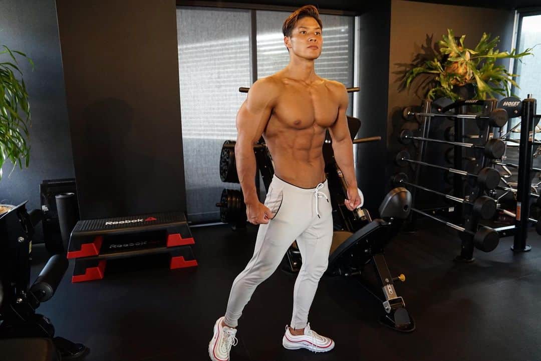 田口純平さんのインスタグラム写真 - (田口純平Instagram)「2年前の写真。 今年の仕上がりが楽しみ！  #physique #fitness」3月10日 21時52分 - junpei_taguchi