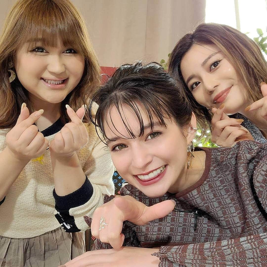 りんごちゃんさんのインスタグラム写真 - (りんごちゃんInstagram)「ハピスタ収録  #同じ事務所の #美女な #お二人♡  #島袋聖南 さん #瑛茉ジャスミン ちゃん  #20日・27日 #放送お楽しみに♪♪  #girlshappystyle #ガールズハッピースタイル」3月10日 22時00分 - ringochan_0626