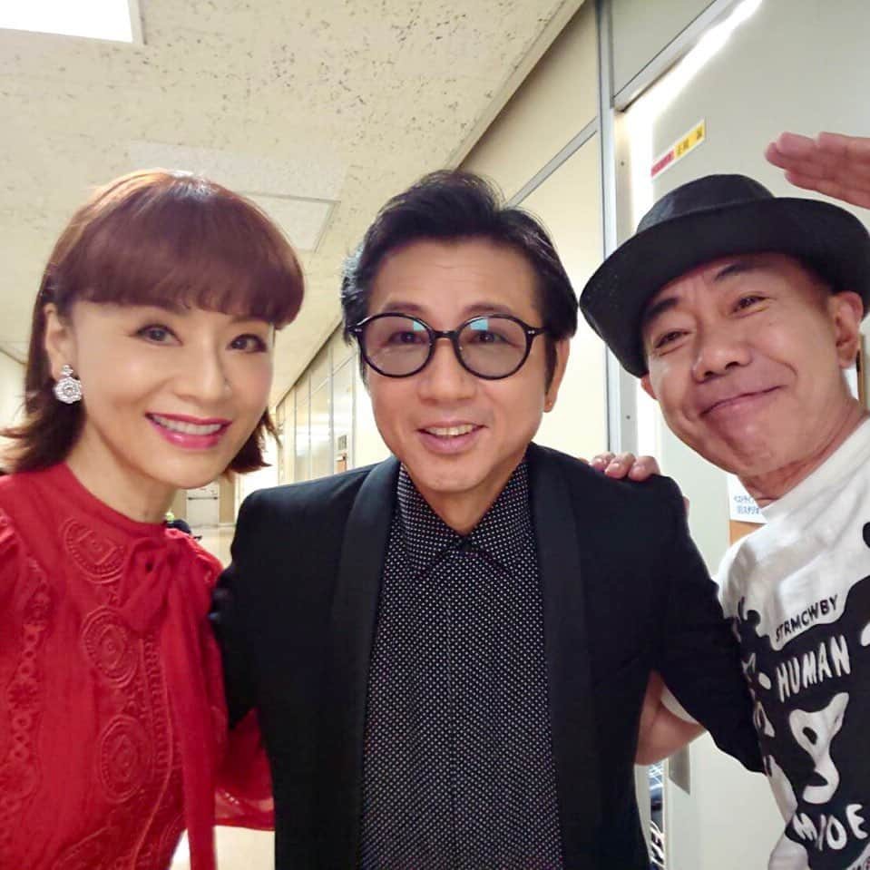 大地真央さんのインスタグラム写真 - (大地真央Instagram)「今日はNHKで、 藤井フミヤさんのスペシャルライブ 『激レア! 藤井フミヤ  ギザギザハートからTRUE LOVE！ 〜ベストライブイン101スタジオ〜』 のトークコーナーの収録に参加させていただきました🗣 藤井フミヤさん、木梨憲武おノリちゃん（インスタをご確認下さい）とも久しぶりに再会出来て、 3人の話が尽きず楽しい時間でした…🤗🤗🤗  とにかく、フミヤさんの素晴らしいパフォーマンスに 酔いしれました🎤🕺 まさに激レア‼️永久保存版❣❣❣  ぜひ、ご覧くださいね📺  #NHKBSプレミアム #激レア#藤井フミヤ #ギザギザハート から#TRUELOVE #ベストライブイン101スタジオ #チェッカーズ #木梨憲武 #3月27日#21時 放送 #大地真央 #MAODAICHI」3月10日 22時19分 - daichimao_official