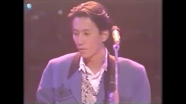 荒井 結生 Yuki Araiのインスタグラム：「「君を二度とはなさない」角松敏生 (Live at Nippon Budōkan 1993)  去り行く全てに目かくしのままで 通り過ぎて行くだけの愛ならば生きて行けない 二人が残した日々を見つめあえた その時に きっとあの日のままの愛が蘇る  君を二度とはなさない 悲しみはもういらない いつの日も 変わらずにそばにいて 時を分かちあいながら  作詞・作曲・編曲:角松敏生  角松敏生(Vo,Gt.) 浅野”ブッチャー”祥之(Gt.) 青木智仁(Ba.) 友成好宏(Key.) 小林信吾(Key.) 村上”PONTA”秀一(Dr.) 田中倫明(Per.) 春名正治(Sax.) 勝田一樹(Sax.) 数原晋(Tp.) 小林正弘(Tp.) 佐野聡(Tb.) 山田洋(Computer Manipulator) 高橋”ジャッキー”香代子(Cho.) 宮浦和美(Cho.)」