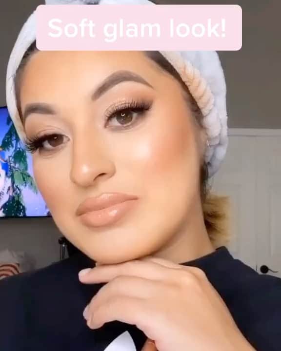 Bedroom diaryのインスタグラム：「Soft glam wedding inspo! @saraitbeauty 💞」