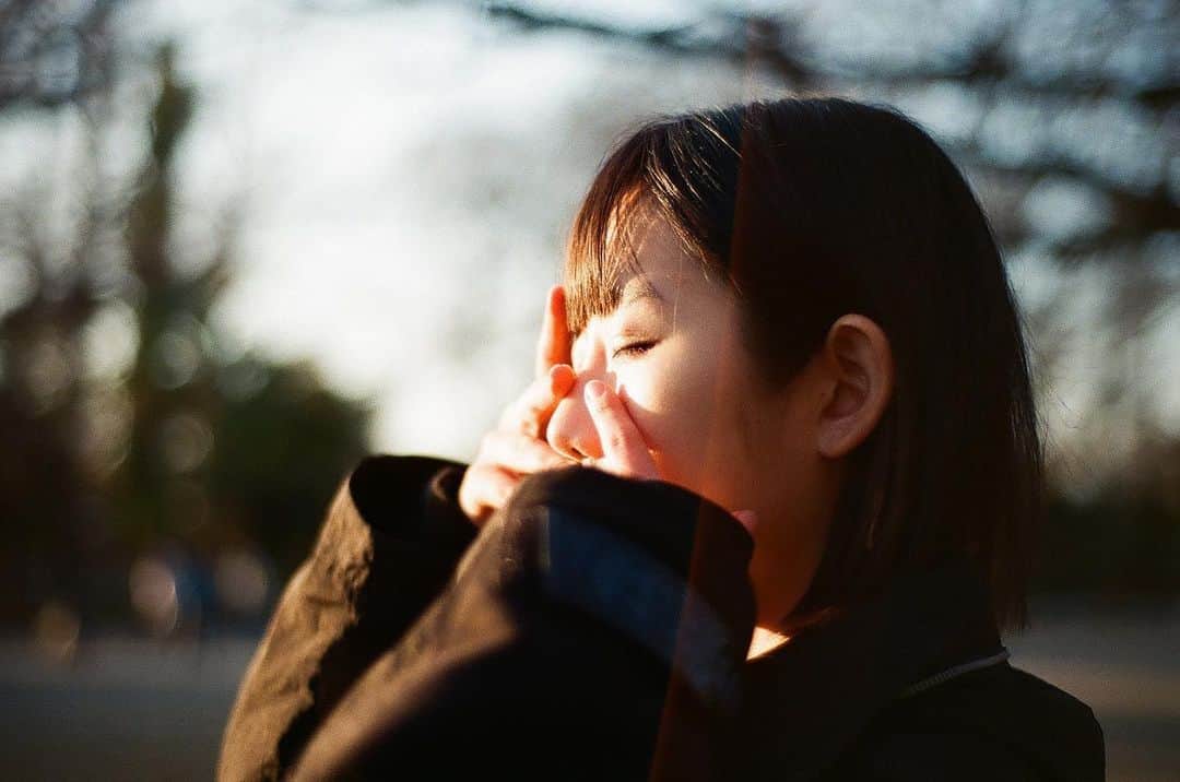白釈迦遺さんのインスタグラム写真 - (白釈迦遺Instagram)「. 眩し。」3月11日 0時04分 - shaka_yui