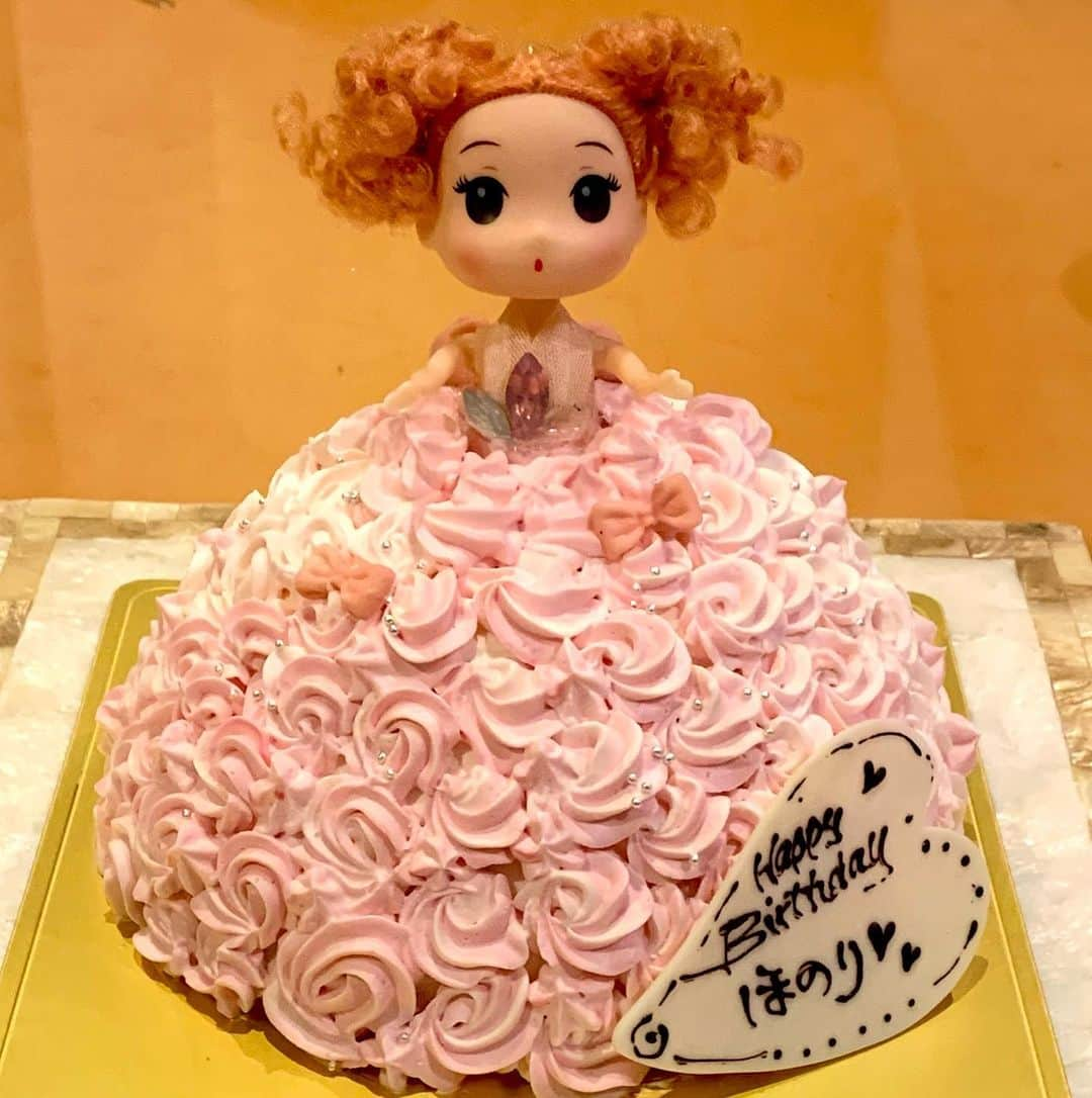 渡辺裕之さんのインスタグラム写真 - (渡辺裕之Instagram)「孫7才の誕生日🎂 masakosweets から大好きなキャラクターのバースデーケーキ🎂糖質を抑えた生クリームの苺ケーキ ご馳走さま😊  #happybirthday  #sevenyeardold  #masakosweets  #family」3月11日 0時13分 - hiroyuki6267