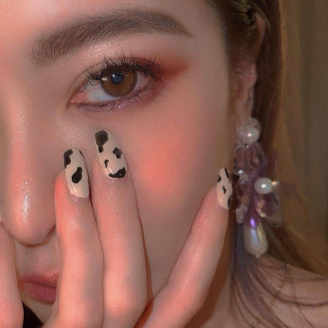 林咖安（Lyla）のインスタグラム：「😈👅🦄🔮💜  𝐷𝑎𝑖𝑙𝑦 𝑅𝑒𝑚𝑖𝑛𝑑𝑒𝑟📣 • care for your body.  再忙，身體還是最重要。  #平安健康無價 #stayhealthy」