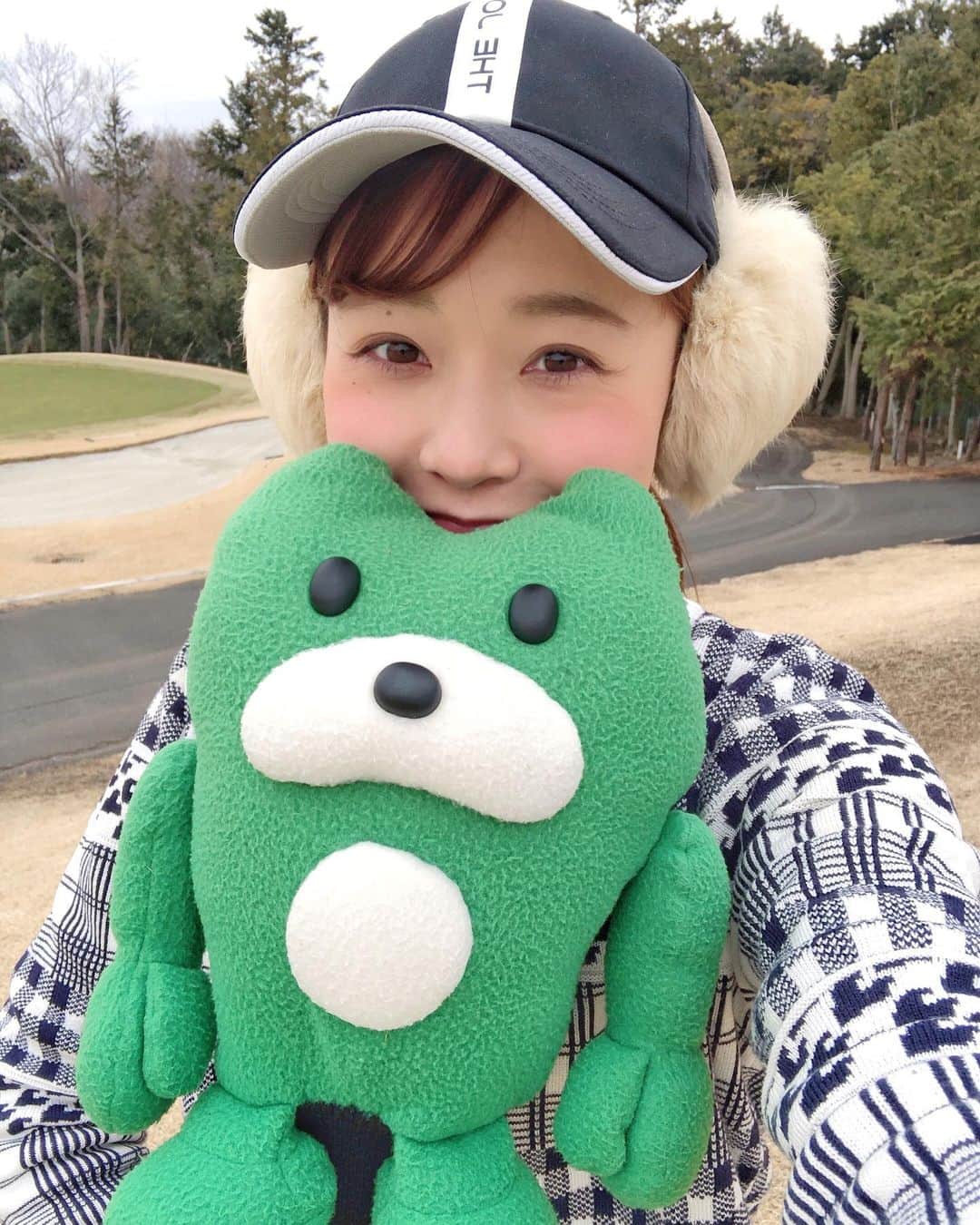萩原菜乃花のインスタグラム：「.  愛用しているAbemaくんのヘッドカバー💚 ラウンドご一緒するとよく褒められて嬉しい☺️  脱毛サロン メンズクリアではいまひげ脱毛が 25200円→1000円になっているので 気になっている方は試してみてね😊 ストーリーにリンク貼っておきます♡ @nanoka_hagiwara  #メンズクリア#脱毛#メンズ脱毛#Abema #ゴルフ#ゴルフ女子#ゴルフ男子#ゴルフコーデ#ゴルフウェア#スポーツ#スポーツ女子#golf#golfgirl#instagolf#golffashion#golfswing#golfstagram#골프#高尔夫#pr」