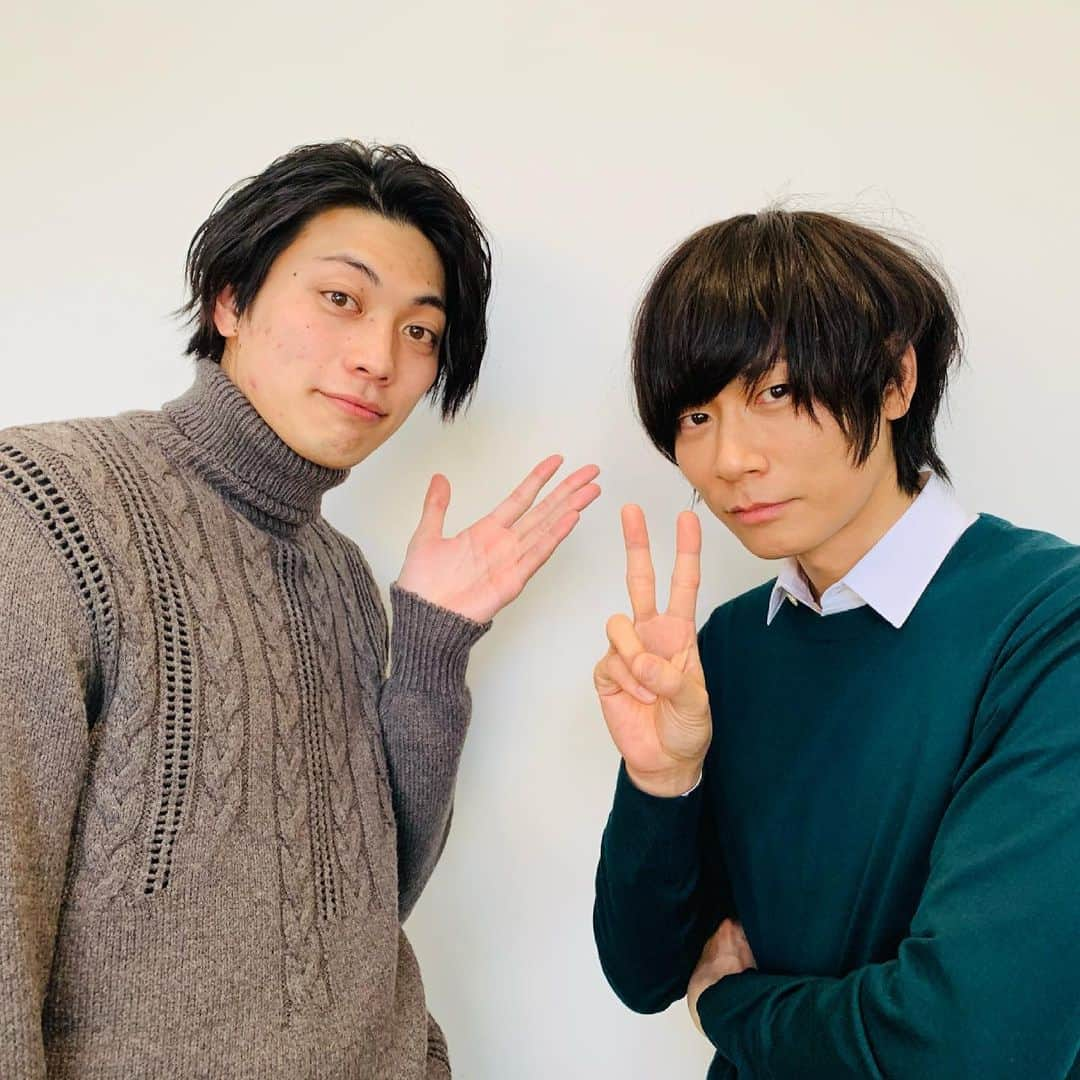 東啓介さんのインスタグラム写真 - (東啓介Instagram)「昨日は「#ウチカレ 」第9話見てくださってありがとうございました！  9話では渉先生の優しさが全面に出ていましたね。 自分がつらかったから空ちゃんには同じ思いをして欲しくないと。  良い人だぁ、、、😭  そして！  やっと！！！！ ついに！！！！  川上さんとお会いすることができました(´,,・ω・,,｀)  直接同じシーンはなかったのですが、スタジオでばったりお会いできて、めちゃくちゃ嬉しかったです。  写真も撮っていただけて、とても優しい方でした！  来週はいよいよ最終回、お楽しみに！  @uchikare_ntv  #漱石 #川上洋平 さん #渉先生 #東啓介 #とんちゃん」3月11日 10時48分 - keisuke_higashi_official