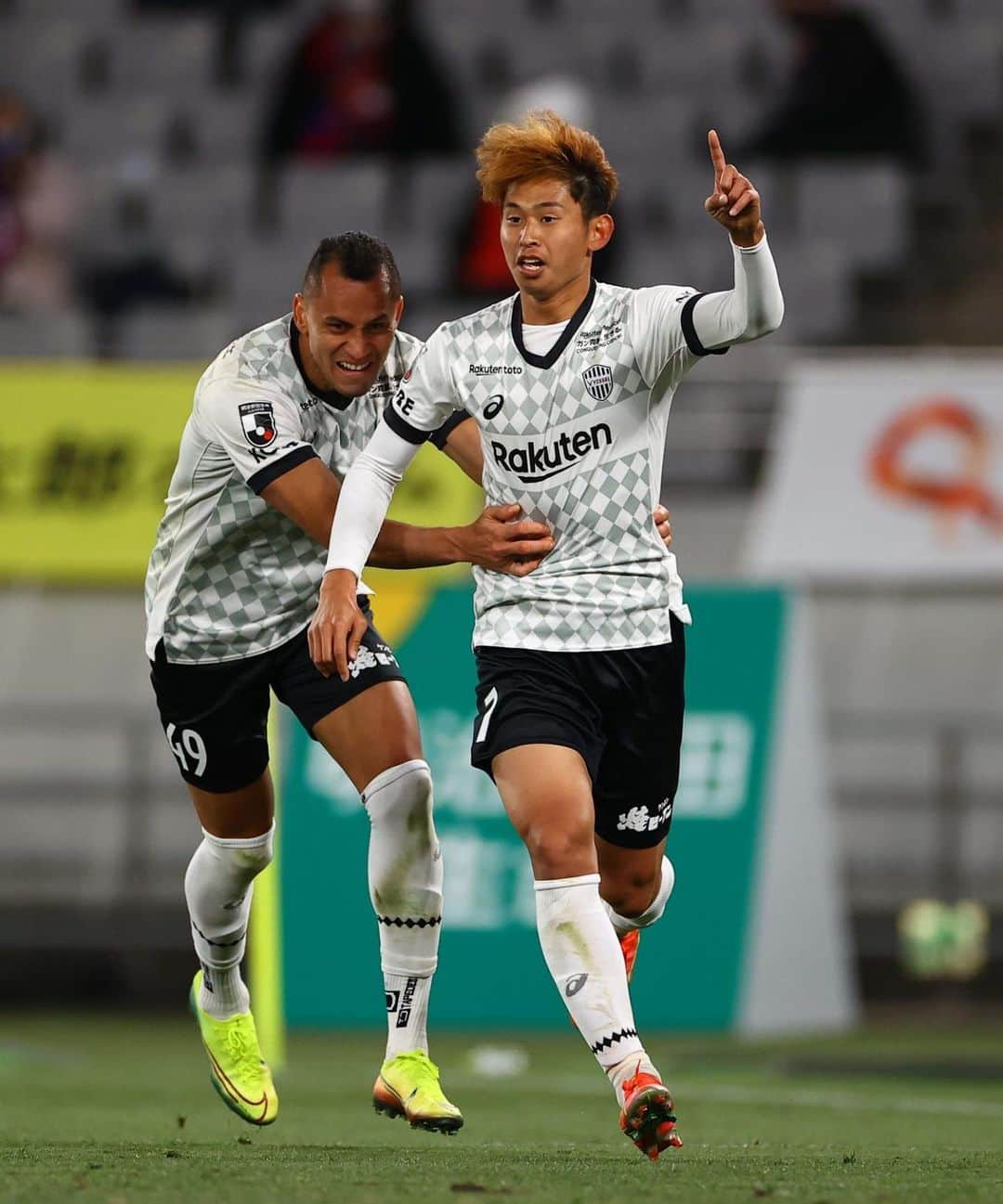 ヴィッセル神戸さんのインスタグラム写真 - (ヴィッセル神戸Instagram)「[MATCH PHOTOS] FC TOKYO vs. VISSEL KOBE  #vissel #visselkobe #ヴィッセル #ヴィッセル神戸 #Kobe #神戸 #WeAreKobe #KobeForeverForward #一致団結 #JLeague #Jリーグ #Tokyo #FCTokyo #東京 #FC東京」3月11日 11時37分 - visselkobe