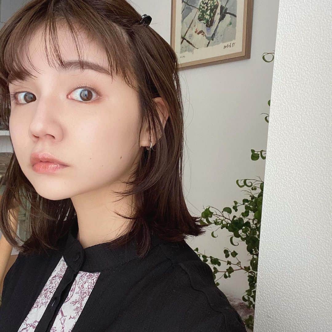 のインスタグラム：「make☺︎ eye make @naturaglace_official 、02オレンジゴールド lip @ricafrosh.official モルトイエロー  & @canmaketokyo  18ブラウニッシュマンダリン  久々のメイク事情でした。 みたい投稿教えてくださいませ。」