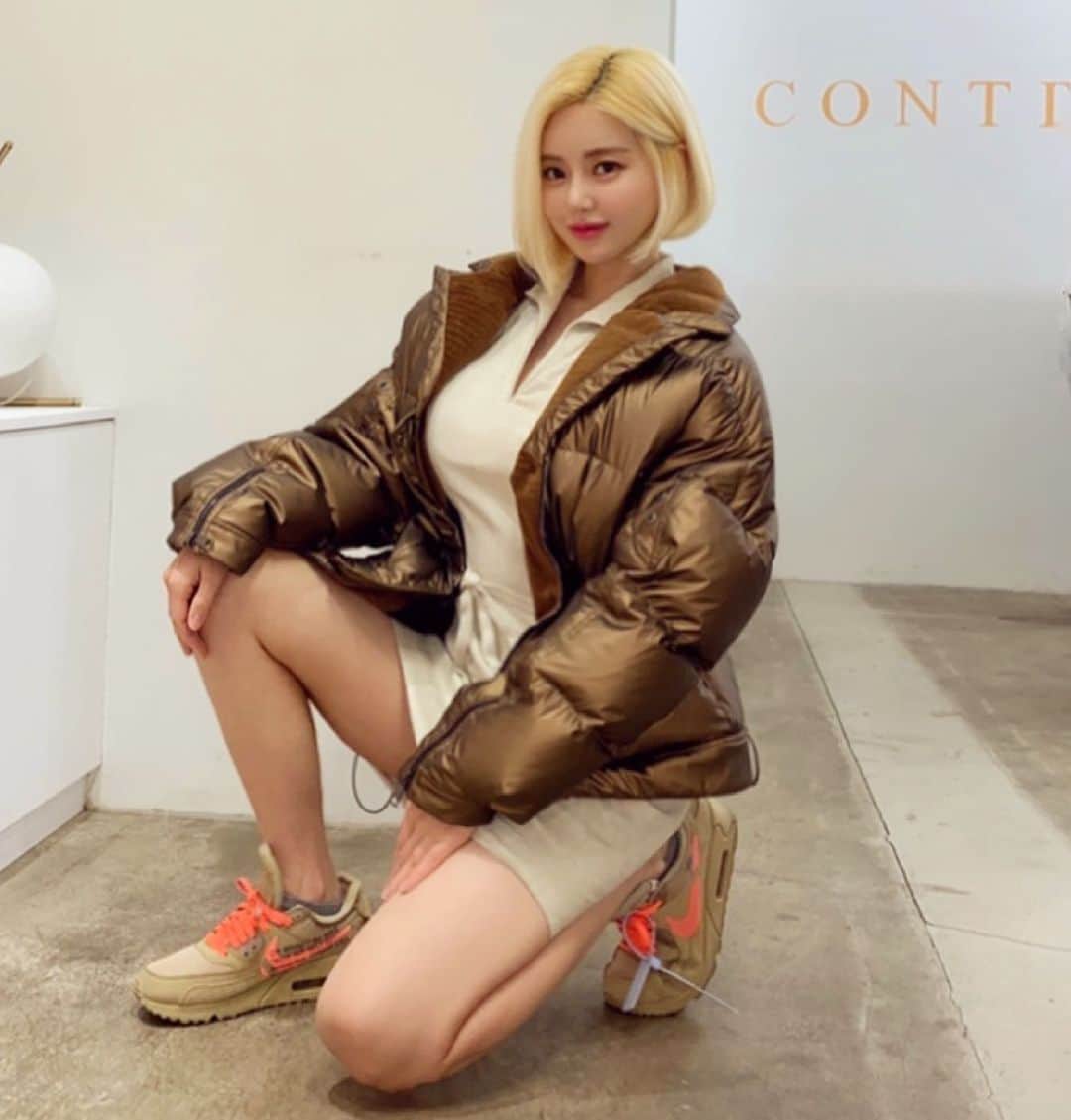 Dj Sodaのインスタグラム：「이제 맨다리도 가능한 날씨!!🥰🥰」