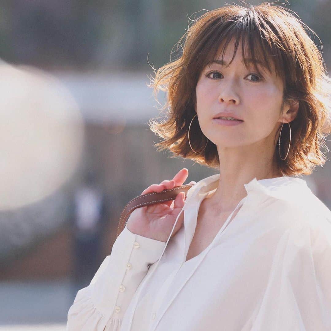 畑野ひろ子のインスタグラム：「@story_love40 アザーカット Photographer 倉本ゴリ hairmake 森ユキオ stylist 竹村はま子」