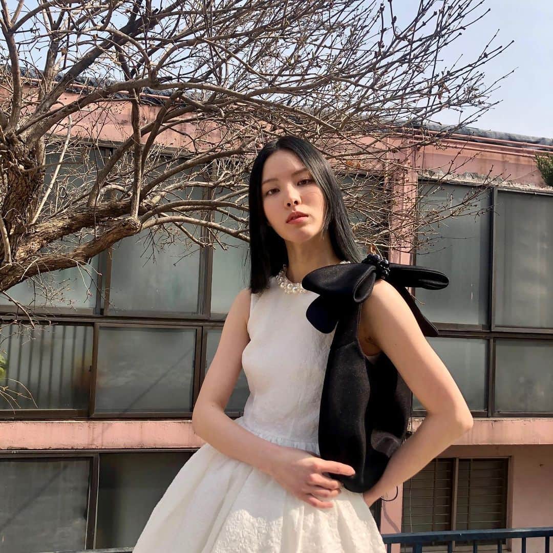 のインスタグラム：「Love these new Simone Rocha X H&M 🤍🤍🤍@hm @simonerocha_  #simonerochaxhm」