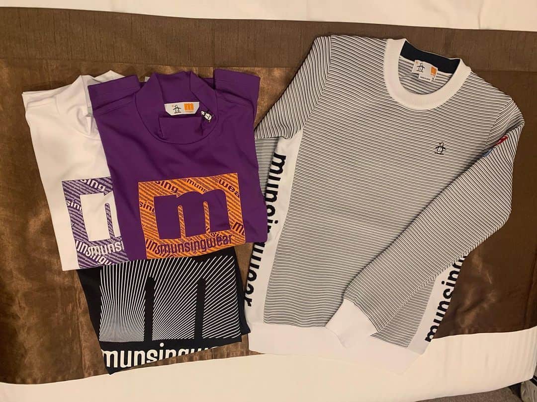 のインスタグラム：「^ @munsingwear_jp 🐧💜  #ゴルフ  #ゴルフウェア」