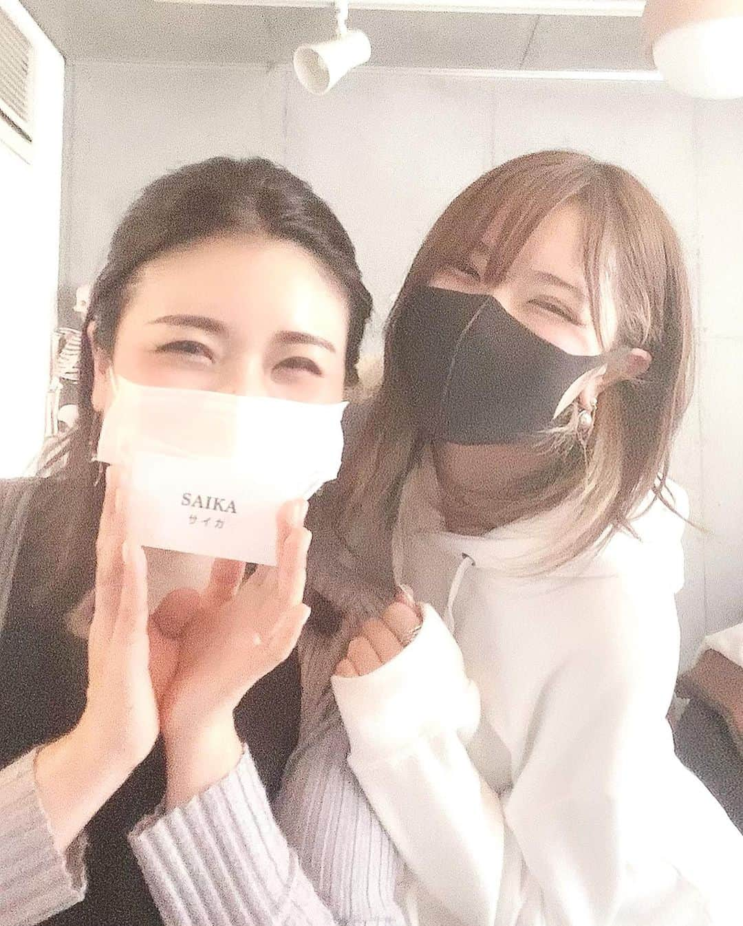 ゆーちゃんさんのインスタグラム写真 - (ゆーちゃんInstagram)「麻布十番のお気に入りサロン！ @lashesbysaika   こんなにも心が綺麗で温かい人いるんだなぁ、、、って初めてお会いした時に感動して、会う度にさいかちゃんの魅力に惹かれまくってます☺️  人が良いとリピートしたくなりますよね… 本当に毎回身体だけでなく心も癒されるので、オススメです。勝手に宣伝w  カッピングで血流よくして身体スッキリ美容鍼、眉毛とまつ毛パーマで整えてもらいました😋  すっぴんが前より自信持てる！！  心も身体も癒してくれてありがとうさいかちゃん！これからもよろしくお願いします(*•̀ᴗ•́*)و ̑̑ だーいーすーきー🥰  ぜひ行ってみてくださいね🤤  #すっぴん #すっぴん美人 #眉毛デザイン  #美容鍼  #コメント大歓迎  #f4f #美容垢   #美意識高い人と繋がりたい #美容好き #自分磨き #カッピング #腰痛 #カッピング療法 #眉毛サロン #眉毛メイク #眉毛アートメイク #パーマ #まつげパーマ #美容鍼灸 #美容サロン #美容サロン経営 #サロンモデル #麻布十番 #港区 #白金 #サロンスタイル #癒し」3月11日 15時56分 - yurina_era999