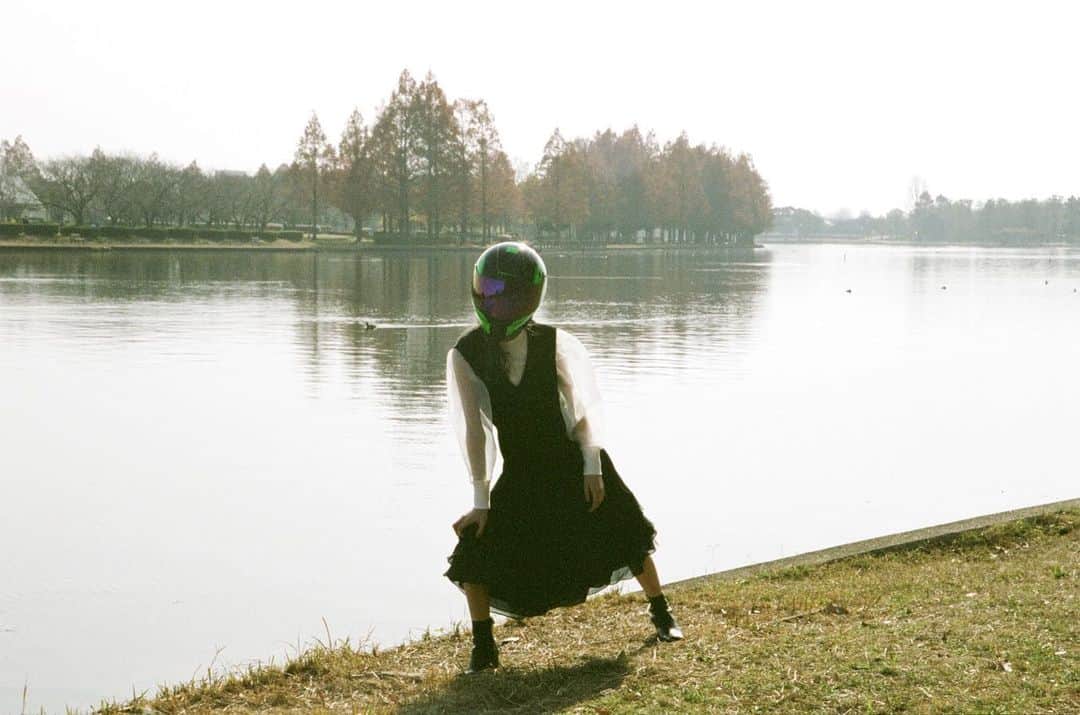 夏目璃乃さんのインスタグラム写真 - (夏目璃乃Instagram)「・ ・ 初めてバイクの付けた⛑ ・ ・ #夏目璃乃 #rinonatsume #181cm #model」3月11日 16時32分 - natsume_rino