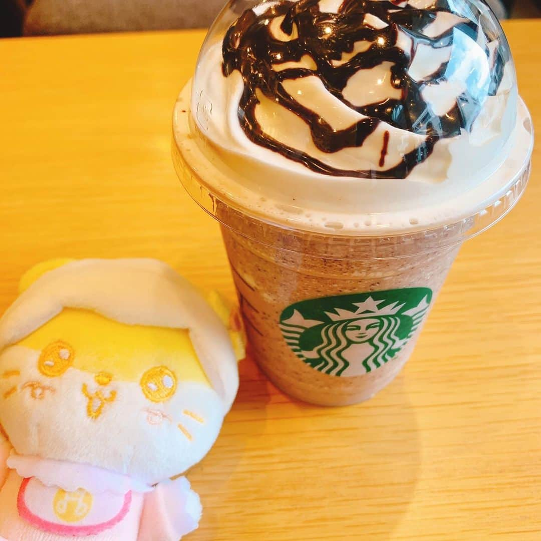 鈴乃八雲さんのインスタグラム写真 - (鈴乃八雲Instagram)「🍫💝  #スタバ #スタバ中毒 #スタバ好き #starbucks #starbucksjapan  #フラペチーノ #フラペチーノカスタム #甘いもの #甘いもの大好き #甘いもの好き #甘いもの中毒」3月11日 16時44分 - yakumo_suzuno