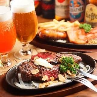 カーネヴォー 茶屋町店のインスタグラム：「炭焼きで香ばしくレアに焼き上げたステーキは、ビールとの相性抜群☆です^_^  #カーネヴォー#Carnevor#ピザ#ピッツァ#アリゴチーズ#チーズ#おしゃれさんと繋がりたい#バル#肉バル#ランチ#ランチプレート#ブッラータチーズ#ハンバーガー#クリームソーダ#デザートドリンク#ドルチェ#誕生日#ニック君#炭焼きステーキ#ネオ大衆酒場#サングリア#ローストビーフ#ローストビーフ食べ放題#ピザ食べ放題#氷結サワー#フルーツサワー#茶屋町#釜焼きピザ #茶屋町来たならカーネヴォー#茶屋町でチーズを浴びろ！」