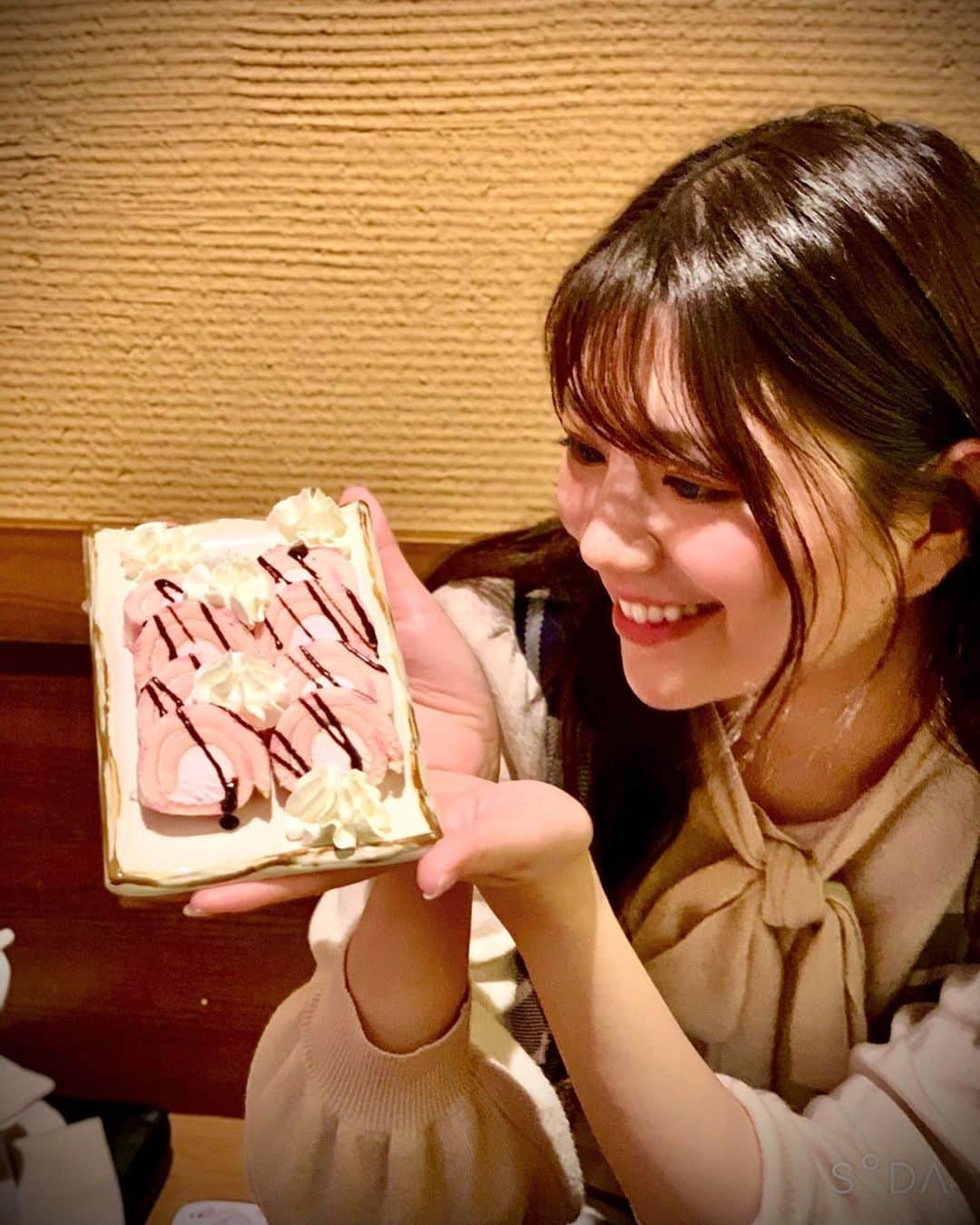 穂波はるさんのインスタグラム写真 - (穂波はるInstagram)「マネージャーさんがケーキくれた🍰 今年の目標決めたしがんばるーっ 応援しててね📣💓」3月11日 17時46分 - honami.haru