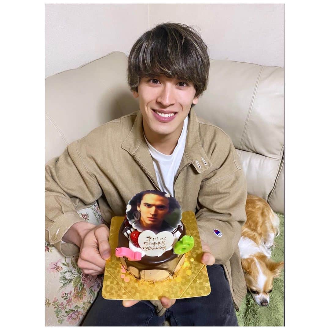才川コージのインスタグラム：「26歳になりました！  応援してくれて支えてくれてる皆さん ほんとにありがとうございます。  26歳も素敵な経験、出会い、筋肉な1年でありますように！！  これからもよろしくお願いします！ #才川コージ　#birthday」