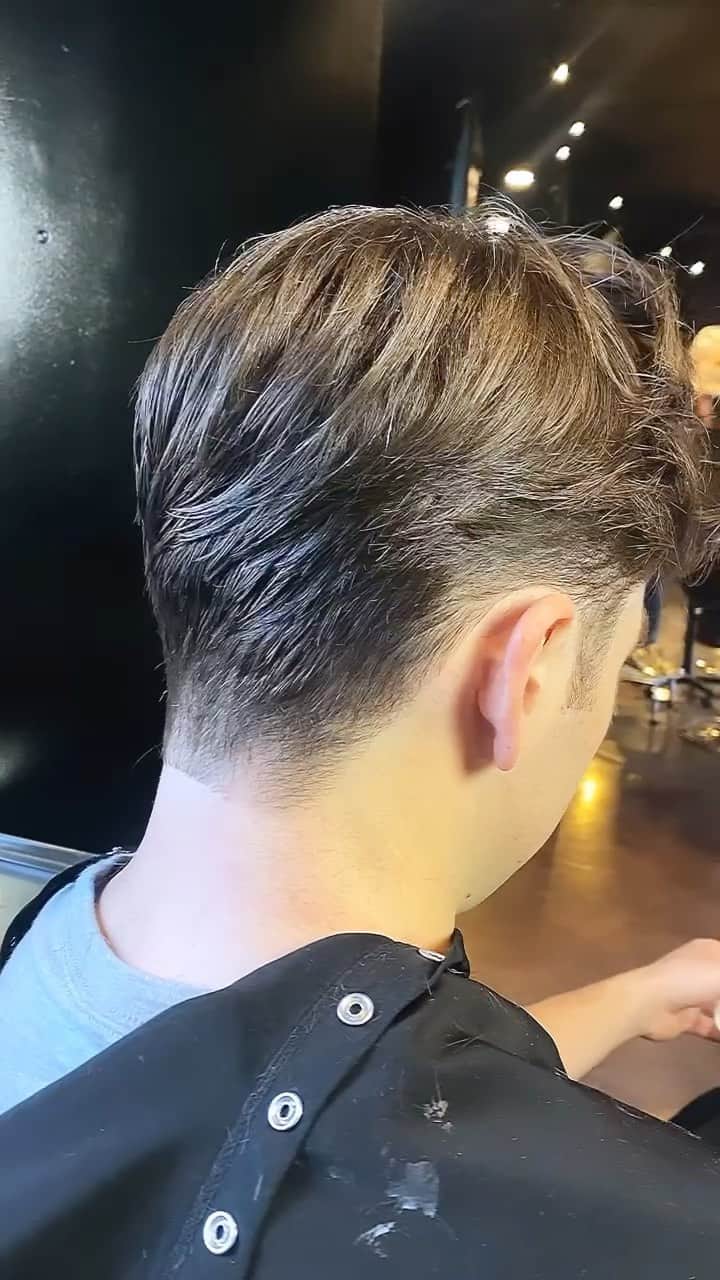 STYLE4GUYSのインスタグラム：「The Finishing Touches very 🙌 Soft Blend for Modern Gents💫. Polished, Sharp Modern, Classy Haircut @byTommyStyle! #StylebyTommy ✂️. Follow @byTommyStyle 💫 for more latest Hairstyles Videos Daily!」