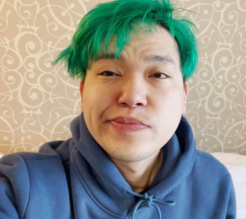 相馬トランジスタのインスタグラム：「24時間生活後の寝起き大阪  #撮影大変だった #良い動画撮れた #緑のある生活」