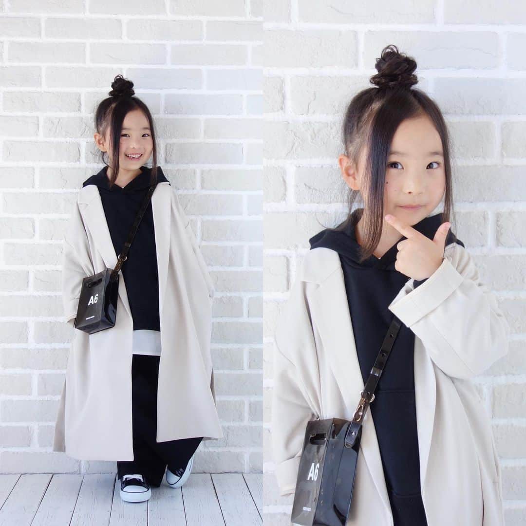 Saraのインスタグラム：「. coordinate♡ . 春アウターの季節🌸 . パーカー × フレアパンツに ロング丈のテーラーコートを羽織って 今っぽくルーズなコーデに🌿 . outer ▶︎ #jeanasis  tops ▶︎ #devirock  pants ▶︎ #devirock  shoes ▶︎ #converse  bag ▶︎ #nananana  . 最近のできごと ↪︎下の歯が抜けました🦷 いつ抜けるかな〜と楽しみにしていたけど 抜けた日は、不快感で ちょっと泣いちゃったネ。 . #ootd #coordinate #fashion #kids #kids_japan_ootd  #kidsfahion #kidscode #kidsootd #kidswear  #キッズコーデ #キッズファッション #インスタキッズ #春コーデ #パーカーコーデ #コンバース #jeanasiskids」