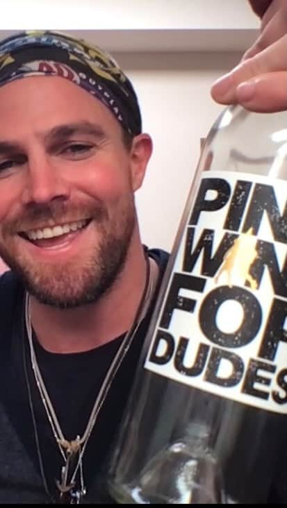 スティーヴン・アメルのインスタグラム：「We make a big deal out of big deals and selling out of a wine is a big deal. Pink Wine For Dudes is gone... but it’s coming back in May. In the meantime, I’ve got a message for all the folks who love wine / support @NockingPoint.  #NockingPoint #SoldOut #PinkWine」