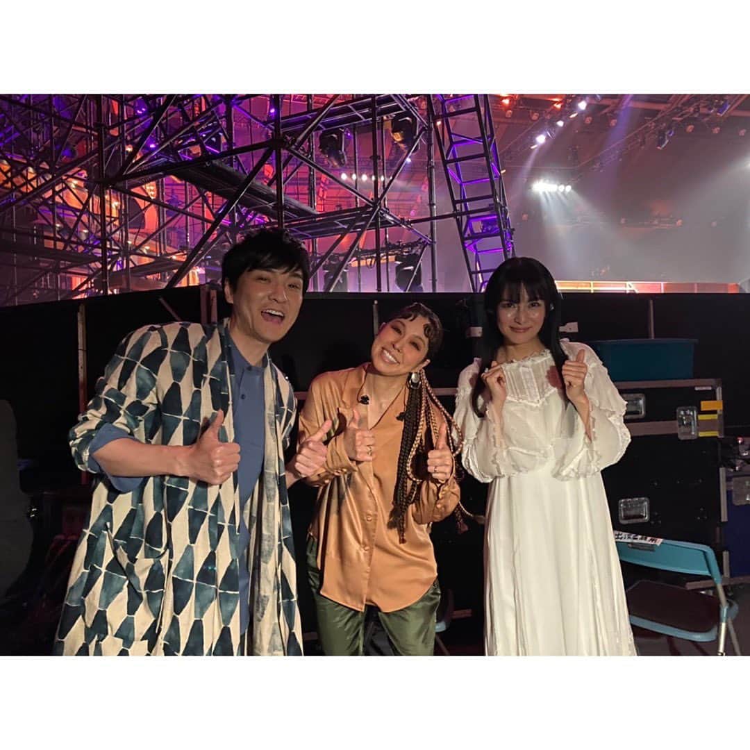 柴咲コウのインスタグラム：「三人で一気に歌いきりました。  「音楽の日」に出演 3月11日、東日本大震災から10年。」