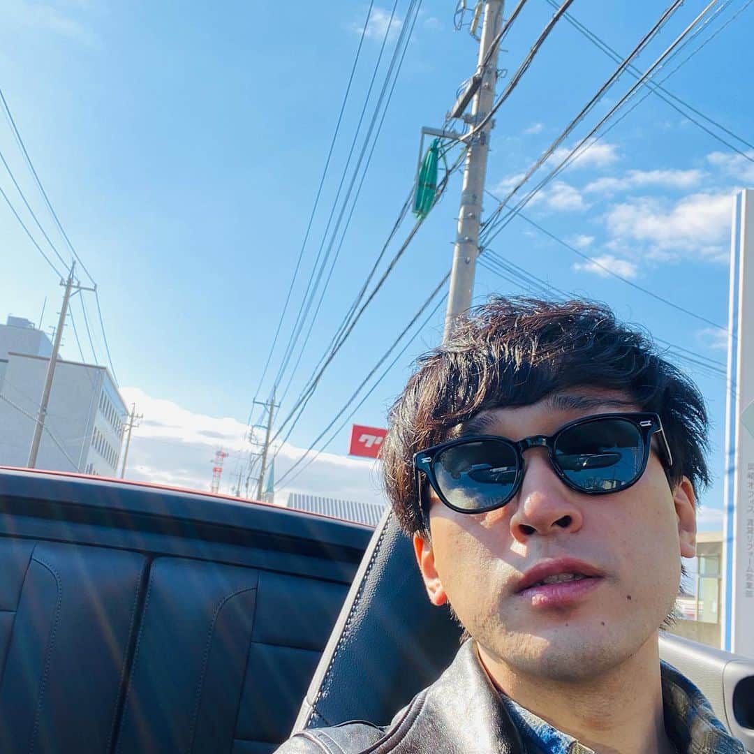 としみつのインスタグラム：「春が来てる。 外が気持ちいい。 花見がしたい。」