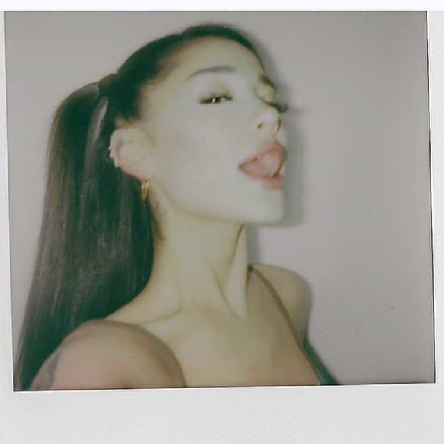 アリアナ・グランデさんのインスタグラム写真 - (アリアナ・グランデInstagram)「🪴」3月12日 2時06分 - arianagrande