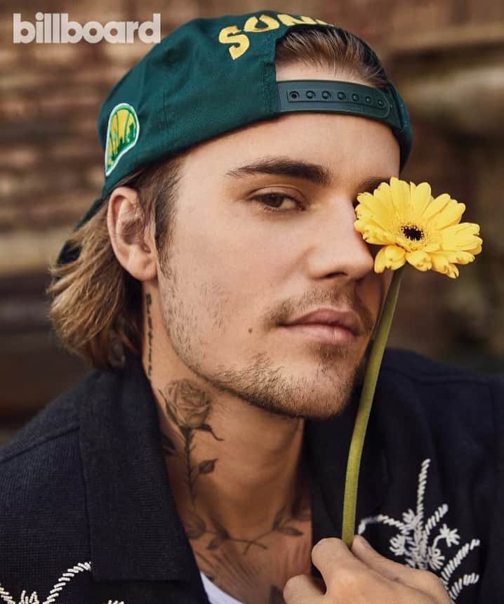 ジャスティン・ビーバーのインスタグラム：「Thank you billboard i love these pix」